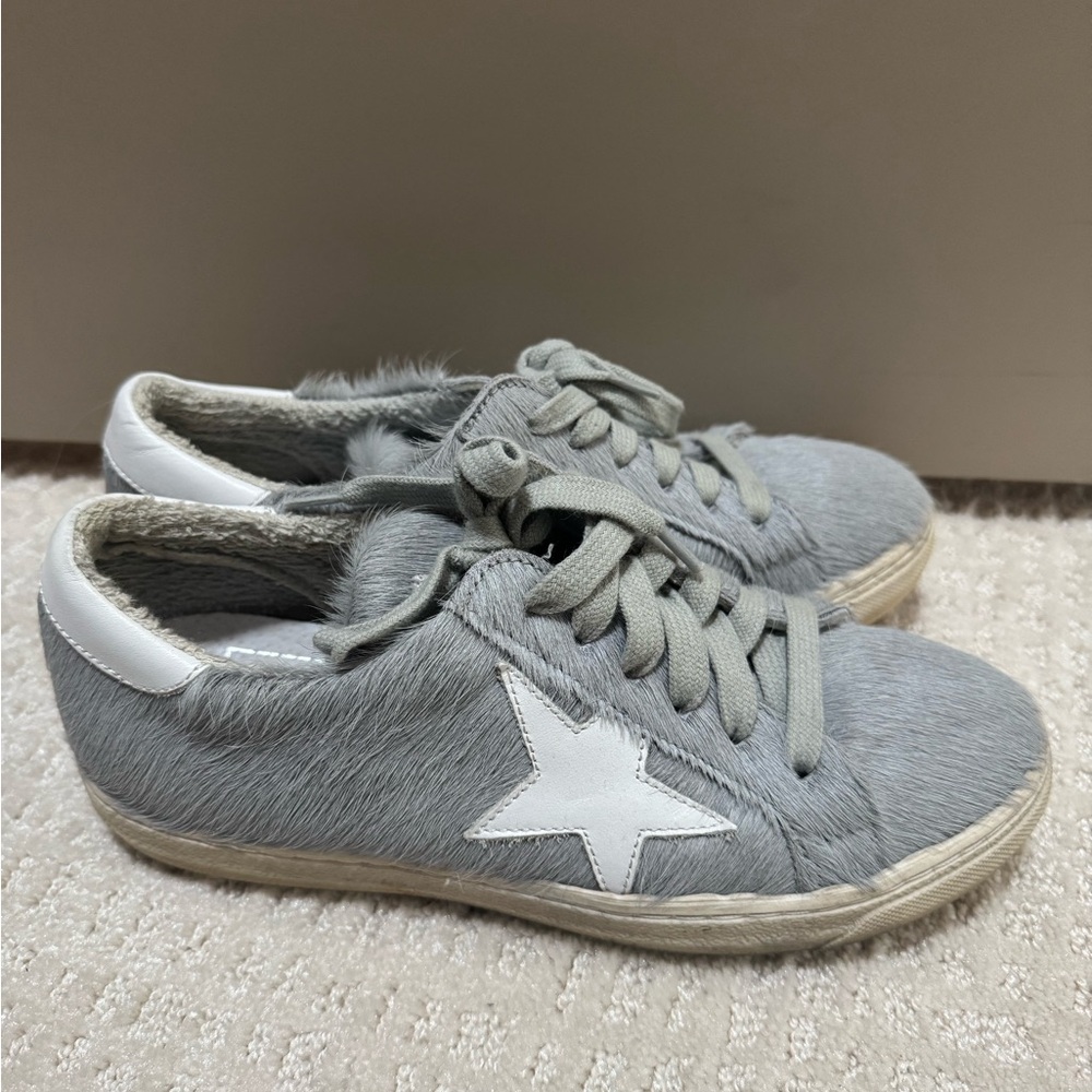 The Shoe Shop sneakers